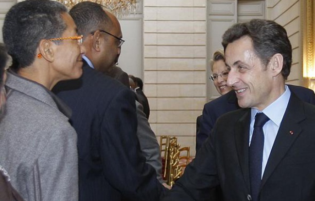 Nicolas Sarkozy reçoit les élus d'Outre-mer pour une réunion de crise à l'Elysée, le 19 février 2009. Nicolas Sarkozy reçoit les élus d'Outre-mer pour une réunion de crise à l'Elysée, le 19 février 2009.