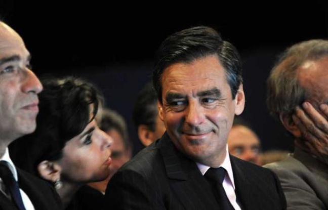 Jean-François Copé, Rachida Dati et François Fillon, le 24 septembre 2010 lors de la session parlementaire de l'UMP à Biarritz. Jean-François Copé, Rachida Dati et François Fillon, le 24 septembre 2010 lors de la session parlementaire de l'UMP à Biarritz.