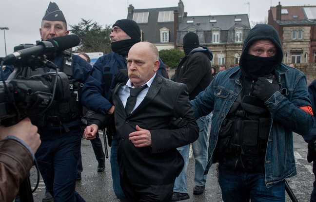 Willy Destierdt a été condamné pour avoir participé à une manifestation interdite à Calais. Willy Destierdt a été condamné pour avoir participé à une manifestation interdite à Calais.