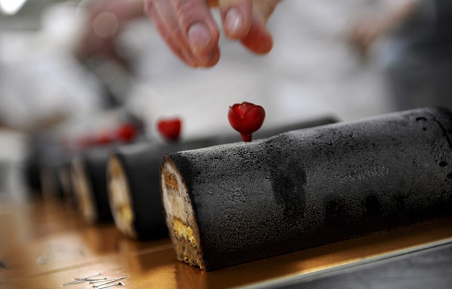 Un bûche de Noël chez Dalloyau (illustration) Un bûche de Noël chez Dalloyau (illustration)