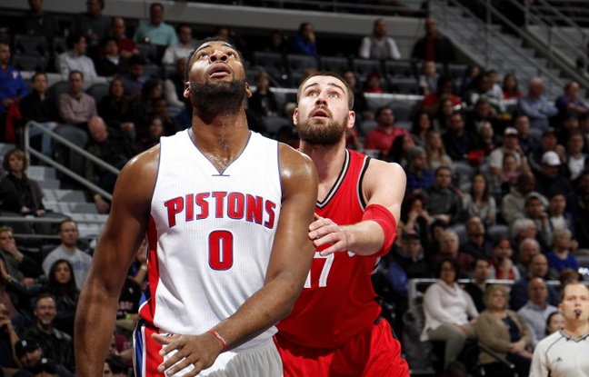 Le joueur des Pistons de Détroit Andre Drummond a inscrit un magnifique panier au buzzer depuis son propre camp, le 8 février 2016 face à Toronto. Le joueur des Pistons de Détroit Andre Drummond a inscrit un magnifique panier au buzzer depuis son propre camp, le 8 février 2016 face à Toronto.