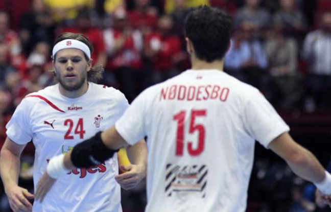 Les Danois Mikkel Hansen et Jesper Noddesbo, le 23 janvier 2011 à Malmo. Les Danois Mikkel Hansen et Jesper Noddesbo, le 23 janvier 2011 à Malmo.