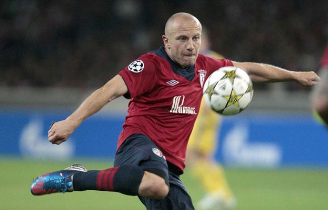 Le milieu lillois Florent Balmont, lors d'un match de Ligue des champions contre le BATE Borisov, le 19 septembre 2012 à Lille. Le milieu lillois Florent Balmont, lors d'un match de Ligue des champions contre le BATE Borisov, le 19 septembre 2012 à Lille.