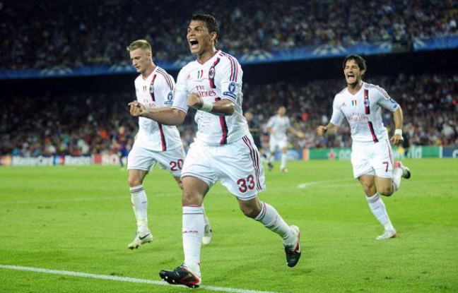 Thiago Silva, après son but contre Barcelone en Ligue des Champions, au Camp Nou, le 13 septembre 2011. Thiago Silva, après son but contre Barcelone en Ligue des Champions, au Camp Nou, le 13 septembre 2011.