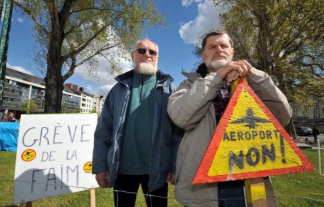 Les enquêtes publiques relatives à la réalisation de l'aéroport contesté de Notre-Dame des Landes ont été prolongées de deux semaines, a annoncé mardi la préfecture de Loire-Atlantique. Les enquêtes publiques relatives à la réalisation de l'aéroport contesté de Notre-Dame des Landes ont été prolongées de deux semaines, a annoncé mardi la préfecture de Loire-Atlantique.