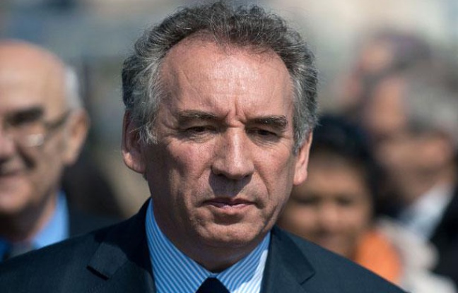 François Bayrou à Granville (Manche), le 10 avril 2012. François Bayrou à Granville (Manche), le 10 avril 2012.