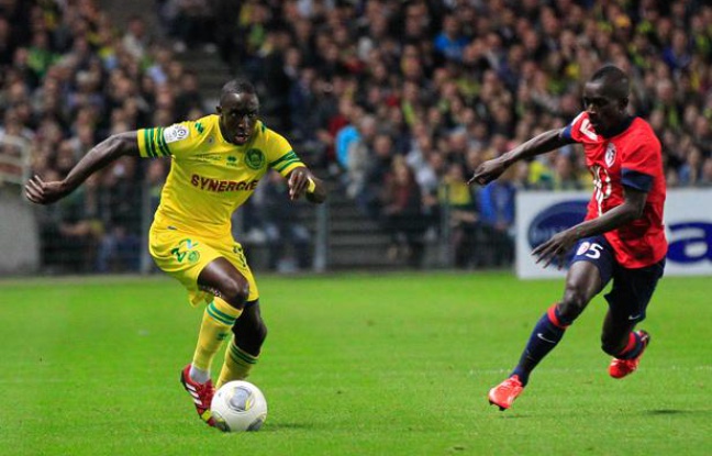 Issa Cissokho, le défenseur du FCN, contre Lille Issa Cissokho, le défenseur du FCN, contre Lille