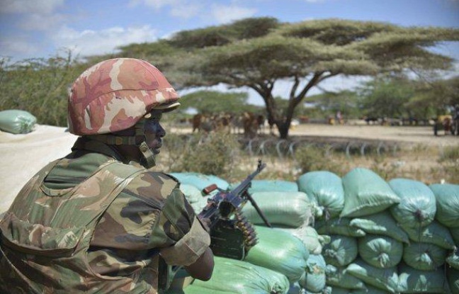 Un soldat garde une base miliaire dans le Lower Shabelle, le 10 janvier 2013. Un soldat garde une base miliaire dans le Lower Shabelle, le 10 janvier 2013.