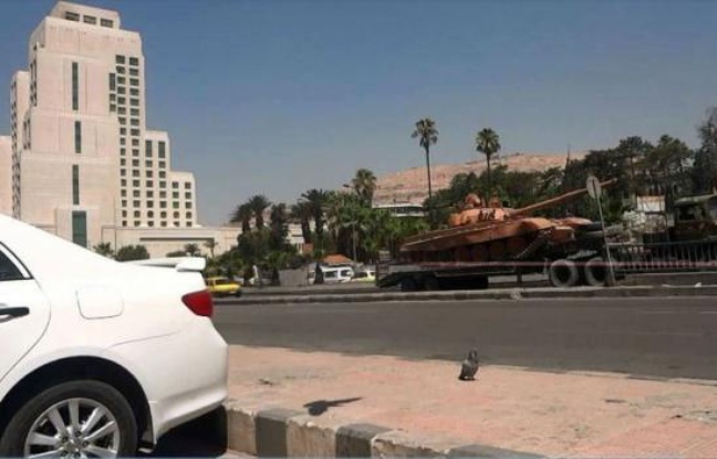 Les rebelles syriens ont pris le contrôle jeudi de la frontière avec l'Irak et se sont emparés d'un poste-frontière avec la Turquie, infligeant un nouveau camouflet au régime de Bachar al-Assad, au cinquième jour de combats d'une violence inédite dans la capitale Damas. Les rebelles syriens ont pris le contrôle jeudi de la frontière avec l'Irak et se sont emparés d'un poste-frontière avec la Turquie, infligeant un nouveau camouflet au régime de Bachar al-Assad, au cinquième jour de combats d'une violence inédite dans la capitale Damas.