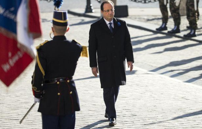 François Hollande lors des cérémonies du 11 novembre à Paris. François Hollande lors des cérémonies du 11 novembre à Paris.