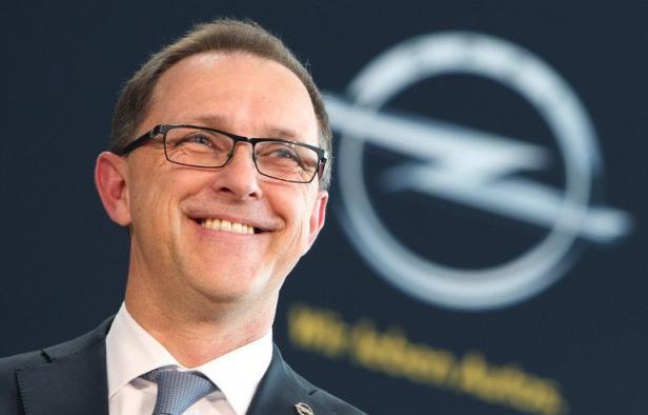 Nouveau patron, révocation de deux membres du directoire, et maintenant menaces sur les emplois des cadres dirigeants: General Motors semble avoir décidé de donner un grand coup de balai dans sa filiale en difficulté Opel. Nouveau patron, révocation de deux membres du directoire, et maintenant menaces sur les emplois des cadres dirigeants: General Motors semble avoir décidé de donner un grand coup de balai dans sa filiale en difficulté Opel.