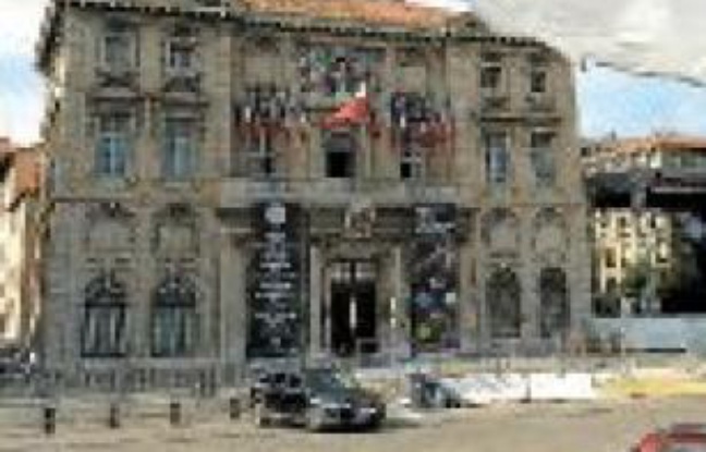 La mairie de Marseille sera la prochaine bataille en 2014. La mairie de Marseille sera la prochaine bataille en 2014.