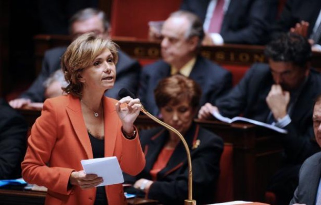 Les députés ont voté dans la nuit de mardi à mercredi l'instauration d'une journée de carence pour les fonctionnaires lors d'un arrêt maladie, dans le cadre de l'examen du budget 2012. Les députés ont voté dans la nuit de mardi à mercredi l'instauration d'une journée de carence pour les fonctionnaires lors d'un arrêt maladie, dans le cadre de l'examen du budget 2012.
