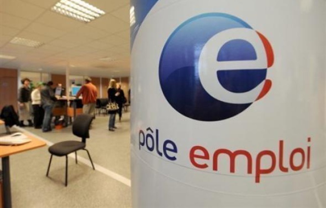 Les femmes devraient dans l'ensemble plus souffrir du chômage que les hommes en 2009 à cause de la crise économique mondiale, selon un rapport du Bureau international du travail (BIT) rendu public jeudi. Les femmes devraient dans l'ensemble plus souffrir du chômage que les hommes en 2009 à cause de la crise économique mondiale, selon un rapport du Bureau international du travail (BIT) rendu public jeudi.