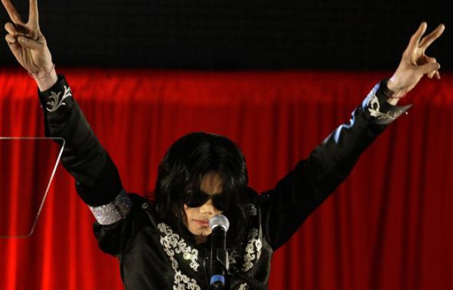 Michael Jackson lors de son ultime conférence de presse londonienne Michael Jackson lors de son ultime conférence de presse londonienne