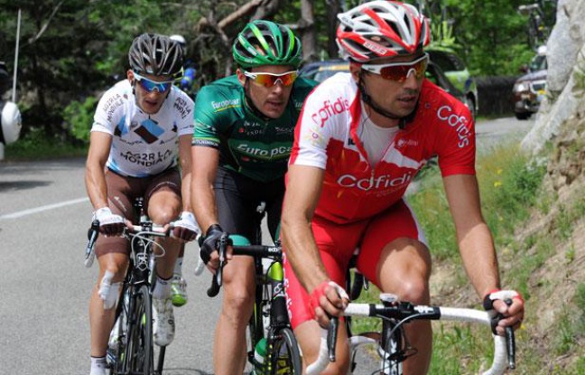 Le Français David Moncoutié mène le groupe d'échappés le 4 juillet 2012 lors de la 4e étape du Tour de France reliant Abbeville à Rouen. Le Français David Moncoutié mène le groupe d'échappés le 4 juillet 2012 lors de la 4e étape du Tour de France reliant Abbeville à Rouen.