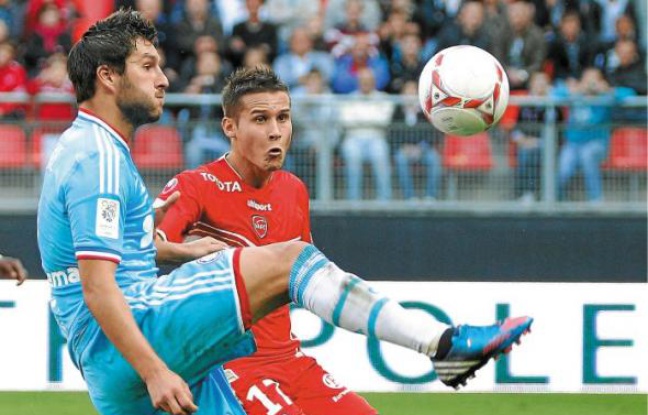 André-Pierre Gignac, l'attaquant marseillais, n'a pas existé face à la fougue de Loris Néry et ses coéquipiers du VAFC André-Pierre Gignac, l'attaquant marseillais, n'a pas existé face à la fougue de Loris Néry et ses coéquipiers du VAFC