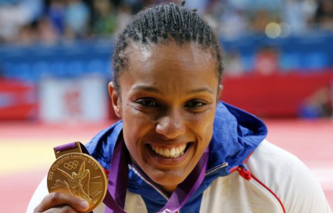 La judoka française, Lucie Décosse, sacrée championne olympique chez les moins de 70kg, le 1er août 2012 à Londres. La judoka française, Lucie Décosse, sacrée championne olympique chez les moins de 70kg, le 1er août 2012 à Londres.