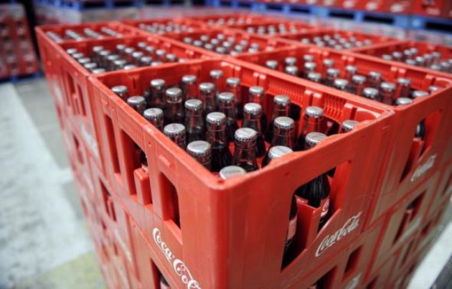 Le géant des boissons sans alcool Coca-Cola a annoncé dimanche le rappel volontaire de 22.000 ensembles de verres contenant du cadmium, une substance cancérigène, tout en affirmant que les niveaux détectés sont "trop faibles pour représenter un danger pour la santé". Le géant des boissons sans alcool Coca-Cola a annoncé dimanche le rappel volontaire de 22.000 ensembles de verres contenant du cadmium, une substance cancérigène, tout en affirmant que les niveaux détectés sont "trop faibles pour représenter un danger pour la santé".
