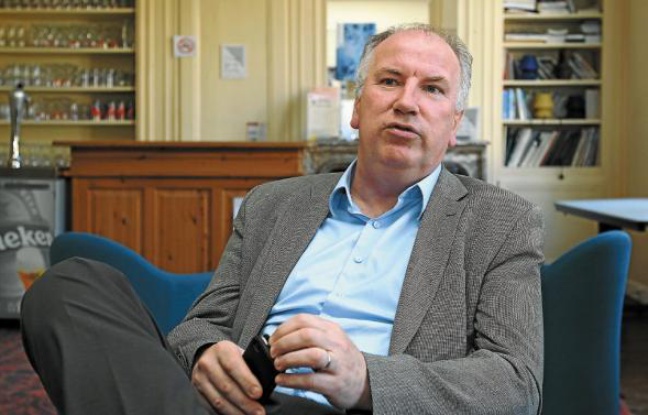 Le sénateur Eric Bocquet espère rendre le rapport de la commission d'ici à la mi-juillet. Le sénateur Eric Bocquet espère rendre le rapport de la commission d'ici à la mi-juillet.