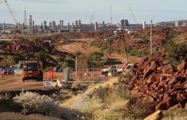 Un gigantesque projet d'extraction et d'exportation de gaz naturel dans une région reculée de l'ouest de l'Australie a franchi une nouvelle étape lundi, avec le feu vert accordé par les autorités de réglementation sur l'environnement, assorti de conditions strictes. Un gigantesque projet d'extraction et d'exportation de gaz naturel dans une région reculée de l'ouest de l'Australie a franchi une nouvelle étape lundi, avec le feu vert accordé par les autorités de réglementation sur l'environnement, assorti de conditions strictes.