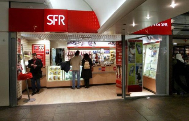 L'opérateur de téléphonie mobile SFR (Vivendi) réplique à son tour à l'arrivée de Free sur le marché avec une baisse de tarifs de sa gamme Red via des forfaits allant de 9,90 à 24,90 euros par mois qui seront disponibles sur internet dès la semaine prochaine. L'opérateur de téléphonie mobile SFR (Vivendi) réplique à son tour à l'arrivée de Free sur le marché avec une baisse de tarifs de sa gamme Red via des forfaits allant de 9,90 à 24,90 euros par mois qui seront disponibles sur internet dès la semaine prochaine.