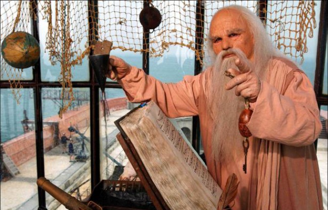 Le Père Fouras dans la vigie de Fort Boyard. Le Père Fouras dans la vigie de Fort Boyard.