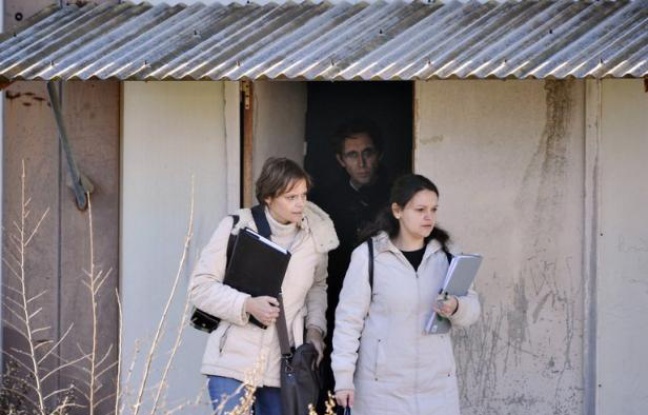 La juge d'instruction marseillaise en charge du dossier des prothèses mammaires défectueuses PIP s'est déplacée mercredi dans l'ancienne usine de la société à La Seyne-sur-Mer (Var), a-t-on appris de source proche de l'enquête et constaté sur place. La juge d'instruction marseillaise en charge du dossier des prothèses mammaires défectueuses PIP s'est déplacée mercredi dans l'ancienne usine de la société à La Seyne-sur-Mer (Var), a-t-on appris de source proche de l'enquête et constaté sur place.
