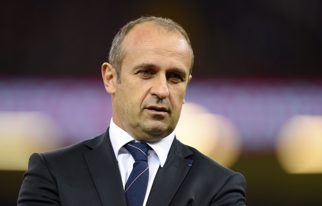 Philippe Saint-André après la défaite du XV de France face à la Nouvelle-Zélande en quarts de finale de la Coupe du monde, le 17 octobre 2015. Philippe Saint-André après la défaite du XV de France face à la Nouvelle-Zélande en quarts de finale de la Coupe du monde, le 17 octobre 2015.