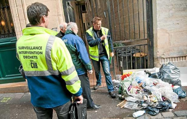 Dépôt sauvage d'ordures, dans le centre-ville de Bordeaux Dépôt sauvage d'ordures, dans le centre-ville de Bordeaux