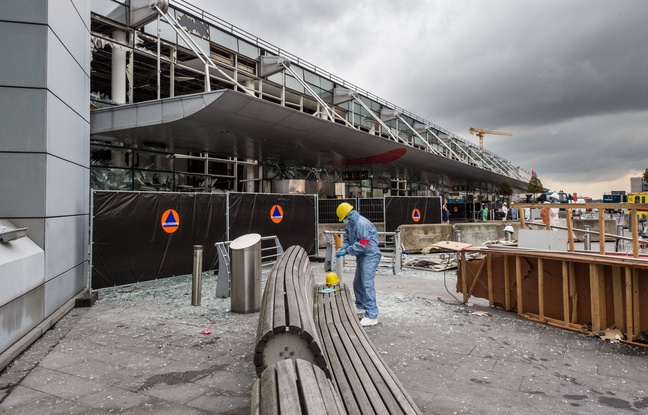 L'aéroport de Bruxelles-Zaventem, le 23 mars, au lendemain des attentats. L'aéroport de Bruxelles-Zaventem, le 23 mars, au lendemain des attentats.