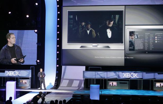 Marc Whitten, le président de Xbox live, présente le XBox SmartGlass au E3 de Los Angeles, le 4 juin 2012. Marc Whitten, le président de Xbox live, présente le XBox SmartGlass au E3 de Los Angeles, le 4 juin 2012.