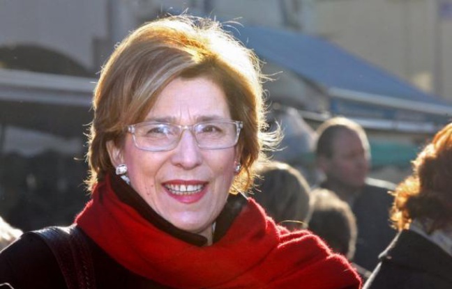 La sénatrice PS Marie-Noëlle Lienemann a salué mercredi en Benoît Hamon le seul ministre "prêt à défendre" ses idées en signant une autre contribution que le texte Aubry/Ayrault lors du conseil national du PS, acte 1 du congrès d'automne. La sénatrice PS Marie-Noëlle Lienemann a salué mercredi en Benoît Hamon le seul ministre "prêt à défendre" ses idées en signant une autre contribution que le texte Aubry/Ayrault lors du conseil national du PS, acte 1 du congrès d'automne.