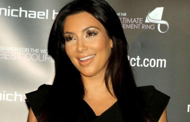 Kim Kardashian lors d'une conférence de presse à New York le 18/10/2010 Kim Kardashian lors d'une conférence de presse à New York le 18/10/2010