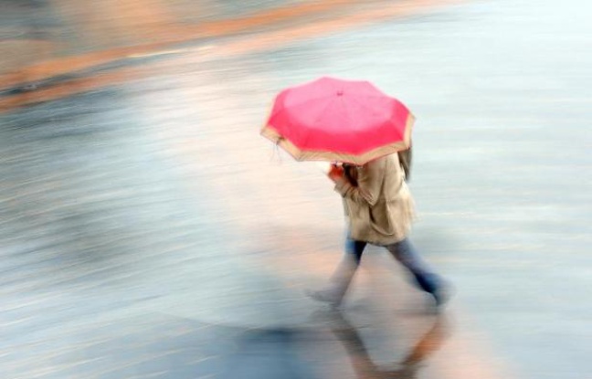 Une mini-tornade survenue dimanche soir à Bailleul (Nord) a fait au moins deux blessés légers et occasionné d'importants dégâts matériels. Une mini-tornade survenue dimanche soir à Bailleul (Nord) a fait au moins deux blessés légers et occasionné d'importants dégâts matériels.