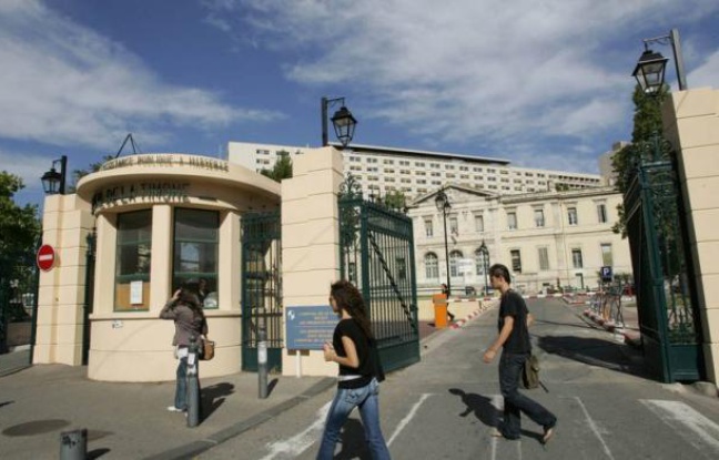 La nourrice soupçonnée d'avoir administré un anxiolytique à un bébé de six mois pour le calmer a été mise en examen dimanche et placée sous contrôle judiciaire. La nourrice soupçonnée d'avoir administré un anxiolytique à un bébé de six mois pour le calmer a été mise en examen dimanche et placée sous contrôle judiciaire.