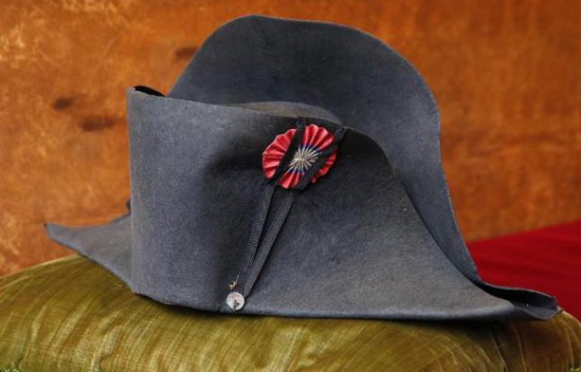 648x415_bicorne-appartenu-a-napoleon-bon