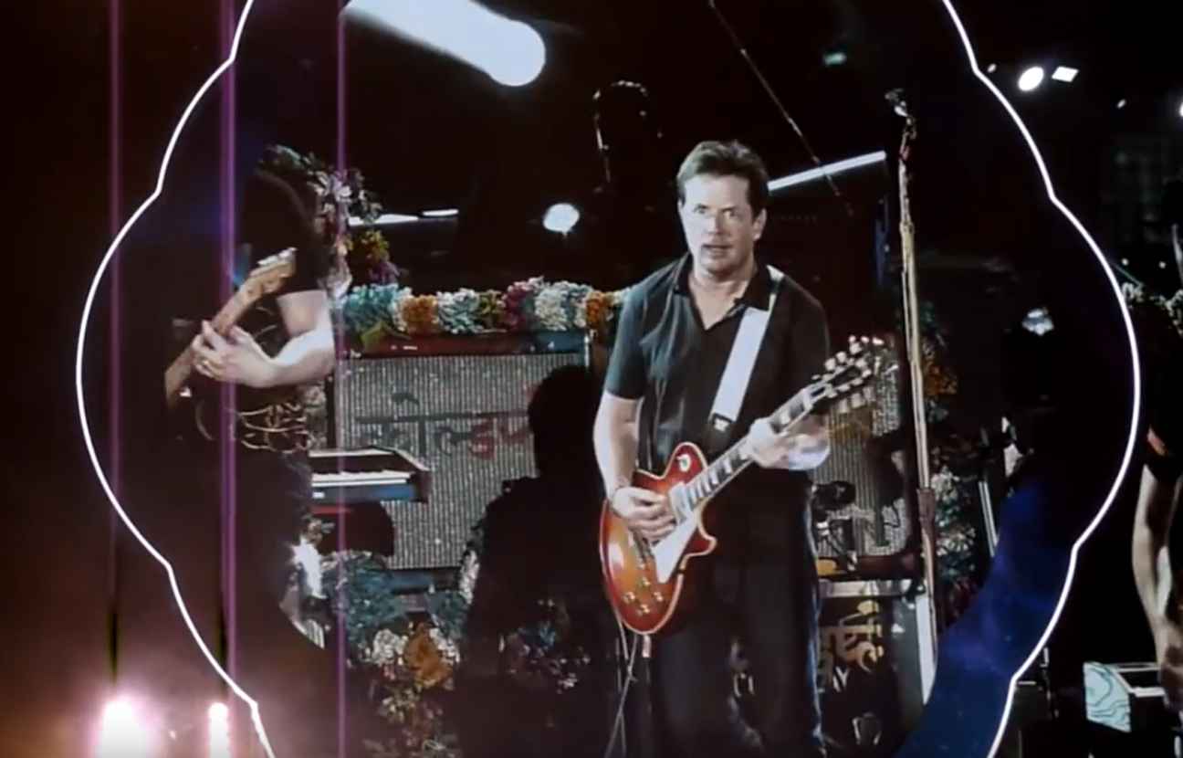 «Retour vers le futur» Michael J. Fox rejoue «Johnny B. Goode» (avec Coldplay)