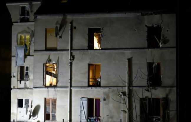 Photo du bâtiment à Saint-Denis, dans la banlieue de Paris où les policiers du Raid et de la BRI ont mené l'assaut le 18 novembre 2015 Photo du bâtiment à Saint-Denis, dans la banlieue de Paris où les policiers du Raid et de la BRI ont mené l'assaut le 18 novembre 2015