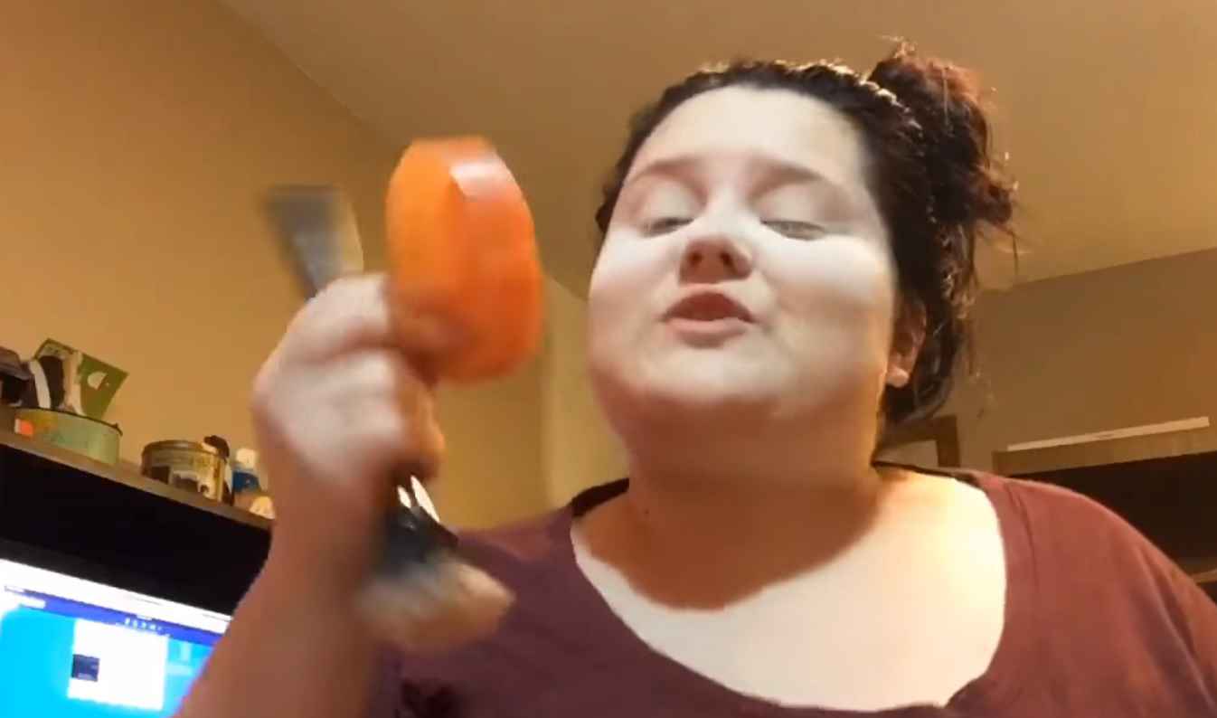L'ete Ou Je Suis Devenue Jolie Combien D'episode Cette YouTubeuse beauté ridiculise ses consœurs en matière de tutos
