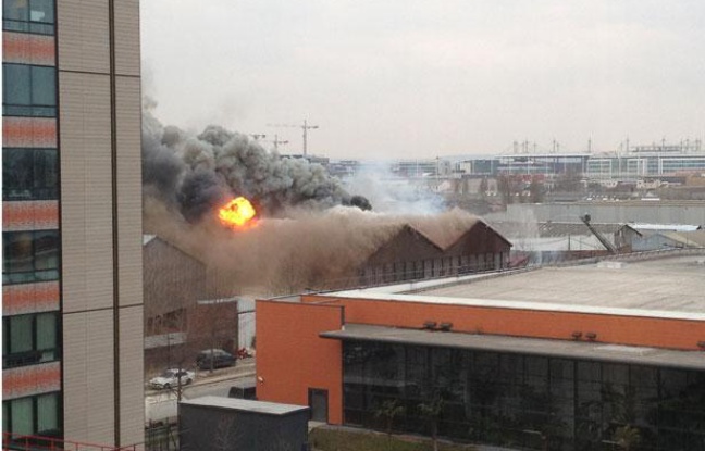 Incendie d'un camp de Roms à Aubervilliers, le 22 février 2013. Incendie d'un camp de Roms à Aubervilliers, le 22 février 2013.