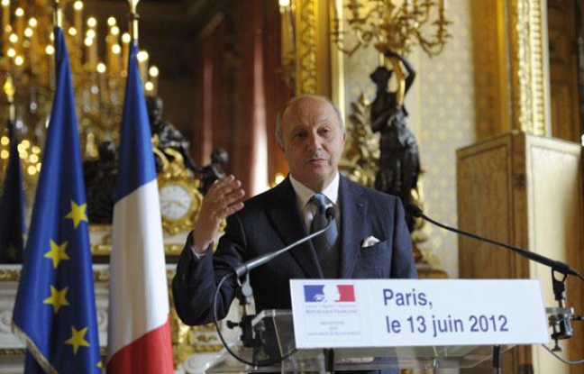 Le ministre des Affaires Etrangères, Laurent Fabius, lors d'un point presse sur la Syrie au Quai d'Orsay, à Paris, le 13 juin 2012. Le ministre des Affaires Etrangères, Laurent Fabius, lors d'un point presse sur la Syrie au Quai d'Orsay, à Paris, le 13 juin 2012.