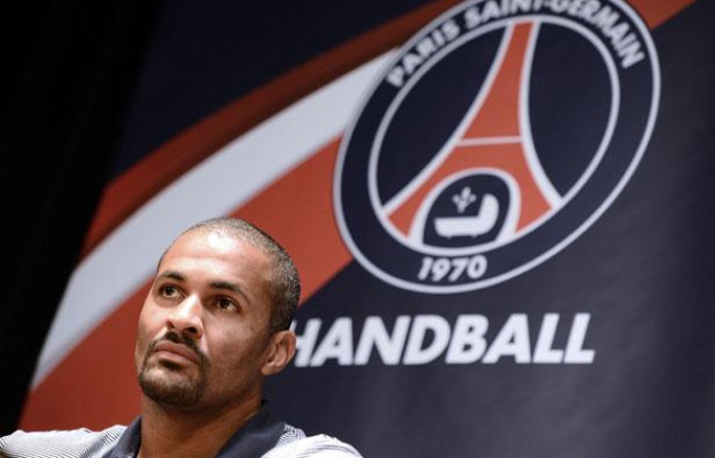 Didier Dinart lors de la présentation du Paris handball, le 11 septembre 2012 à Paris. Didier Dinart lors de la présentation du Paris handball, le 11 septembre 2012 à Paris.