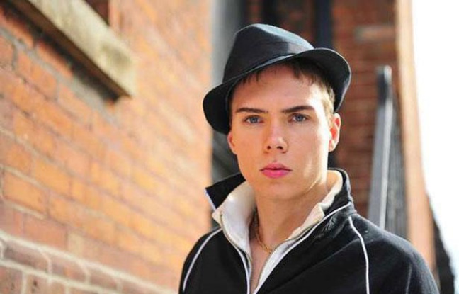 Luka Rocco Magnotta est recherché pour le meurtre d'un jeune homme au Canada dans la nuit du 24 au 25 mai 2012. Luka Rocco Magnotta est recherché pour le meurtre d'un jeune homme au Canada dans la nuit du 24 au 25 mai 2012.