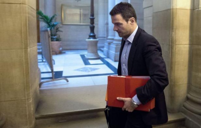 "Mes supérieurs ont tout vu, tout su", a répété mercredi Jérôme Kerviel à son procès en appel, à la veille d'une audition très attendue d'un témoin de la défense qui a d'ores-et-déjà étayé dans la presse la théorie de la machination ourdie contre l'ancien trader. "Mes supérieurs ont tout vu, tout su", a répété mercredi Jérôme Kerviel à son procès en appel, à la veille d'une audition très attendue d'un témoin de la défense qui a d'ores-et-déjà étayé dans la presse la théorie de la machination ourdie contre l'ancien trader.