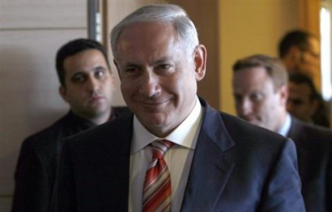 Le prochain Premier ministre israélien Benjamin Netanyahu présente mardi à l'investiture du Parlement un gouvernement fortement ancré à droite, qui suscite l'inquiétude pour la poursuite du processus de paix avec les Palestiniens. Le prochain Premier ministre israélien Benjamin Netanyahu présente mardi à l'investiture du Parlement un gouvernement fortement ancré à droite, qui suscite l'inquiétude pour la poursuite du processus de paix avec les Palestiniens.