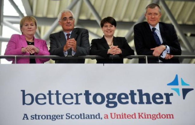 Les principaux partis politiques britanniques ont lancé leur campagne en faveur du maintien de l'Ecosse au sein du Royaume-Uni lundi à Edimbourg, en réponse à celle lancée il y a un mois par les partisans du "oui" à un référendum d'indépendance prévu en 2014. Les principaux partis politiques britanniques ont lancé leur campagne en faveur du maintien de l'Ecosse au sein du Royaume-Uni lundi à Edimbourg, en réponse à celle lancée il y a un mois par les partisans du "oui" à un référendum d'indépendance prévu en 2014.
