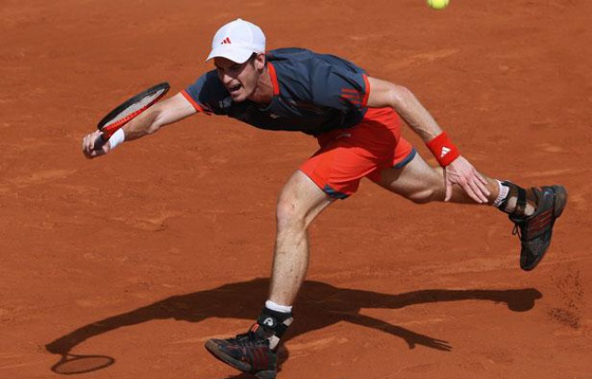 Le Britannique Andy Murray, lors d'un match contre Santiago Giraldo à Roland-Garros, le 2 juin 2012. Le Britannique Andy Murray, lors d'un match contre Santiago Giraldo à Roland-Garros, le 2 juin 2012.