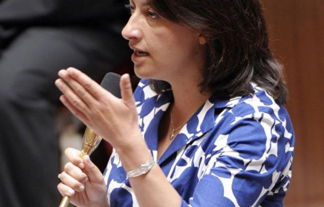 La coprésidente des députés écologistes, Barbara Pompili, a dénoncé, mardi dans l'hémicycle, "l'attitude indigne de certains députés de l'UMP" qui avaient sifflé la semaine dernière la ministre EELV du Logement Cécile Duflot, parce qu'elle portait une robe. La coprésidente des députés écologistes, Barbara Pompili, a dénoncé, mardi dans l'hémicycle, "l'attitude indigne de certains députés de l'UMP" qui avaient sifflé la semaine dernière la ministre EELV du Logement Cécile Duflot, parce qu'elle portait une robe.