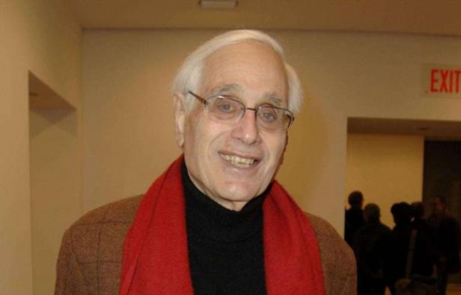 Le journaliste américain Edward Jay Epstein, auteur d'une contre-enquête sur l'affaire DSK, le 3 novembre 2011 à New York. Le journaliste américain Edward Jay Epstein, auteur d'une contre-enquête sur l'affaire DSK, le 3 novembre 2011 à New York.
